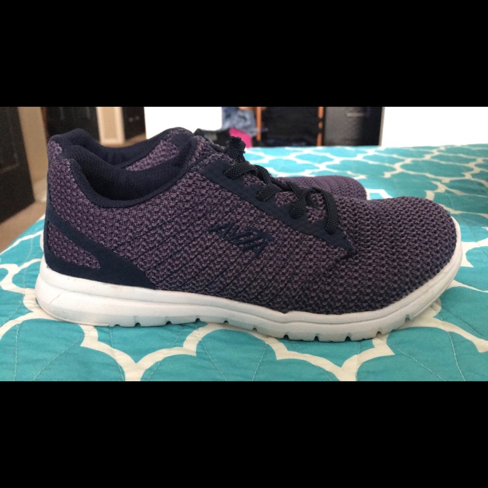 Avia Women’s Sneakers Size 8.5 (MAKE OFFERS)